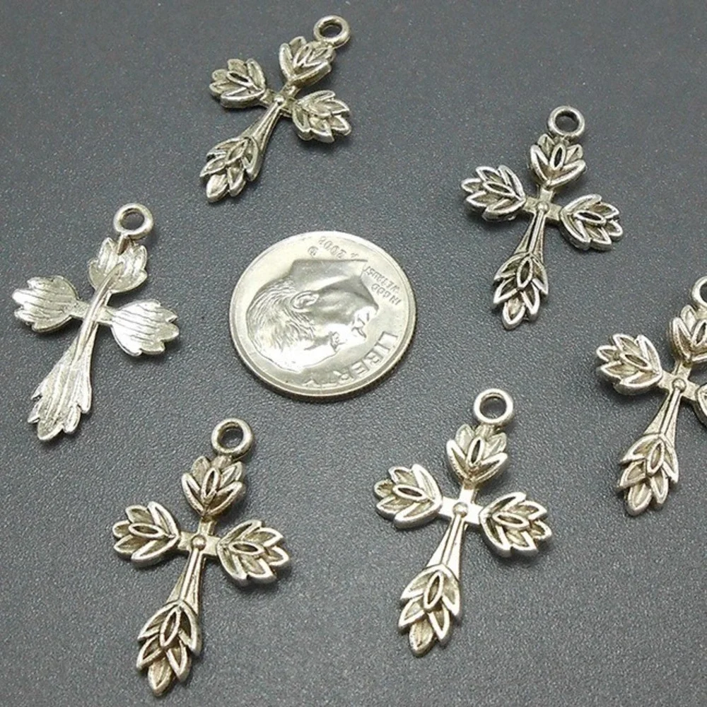 8pcs Cross‎ Charms silver tone metal religious pendant